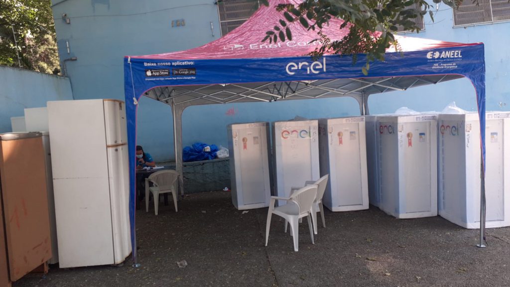 CIC Oeste e Enel trocam geladeiras antigas por novas – Secretaria